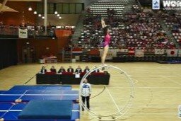 ラートの上に立つ松浦准教授