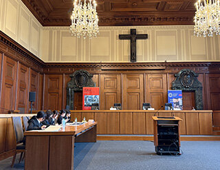 大会に参加する学生たちの写真２