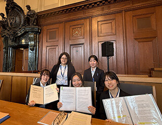 大会に参加する学生たちの写真３