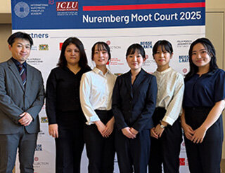 大会に参加する学生たちの写真４