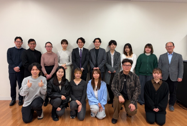 企業の皆様と記念撮影