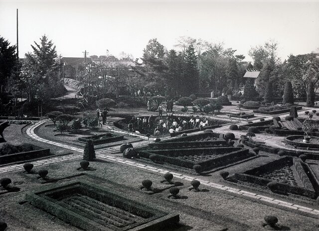 昭和16年頃のフランス式庭園貯水池工事のモノクロ写真