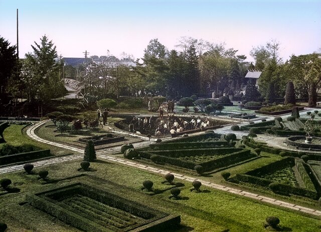 昭和16年頃のフランス式庭園貯水池工事のカラー化写真