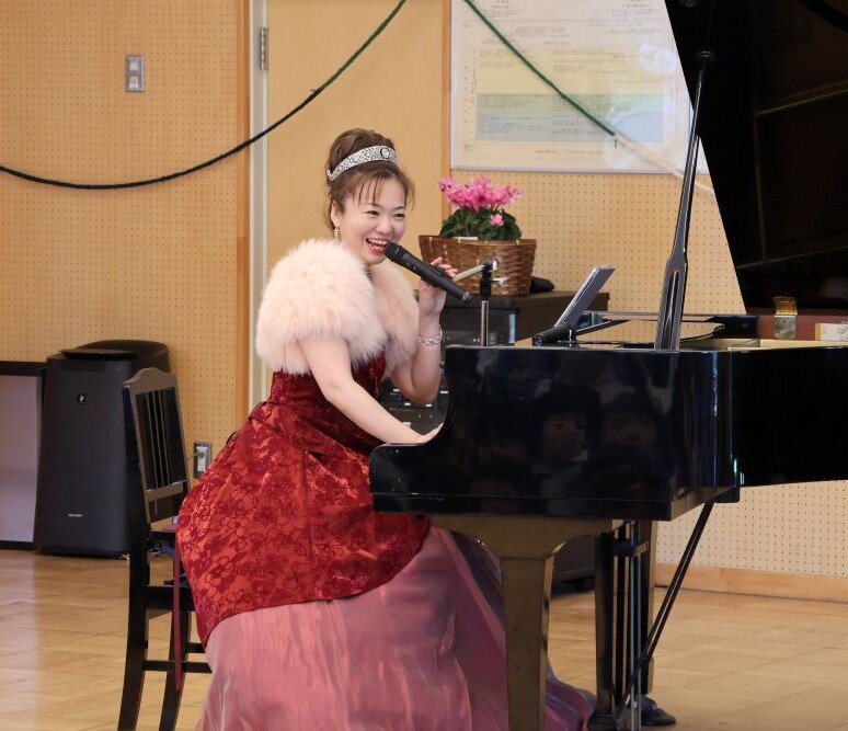 平井李枝准教授の顔写真